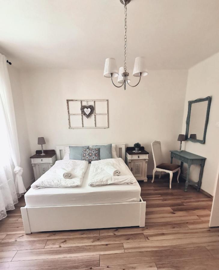 Family Garden Apartmanhaz Siófok Eksteriør billede